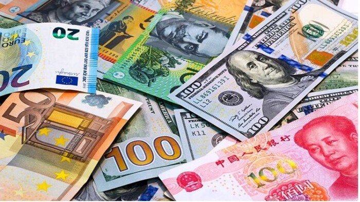 استقرار نسبي في أسعار العملات الأجنبية والعربية الرسمية مع بداية تعاملات اليوم الاثنين 19 مايو 2025