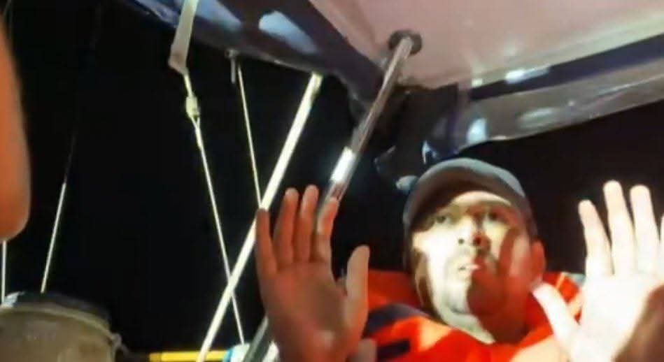 الإحتلال يخطف طاقم السفينة مادلين