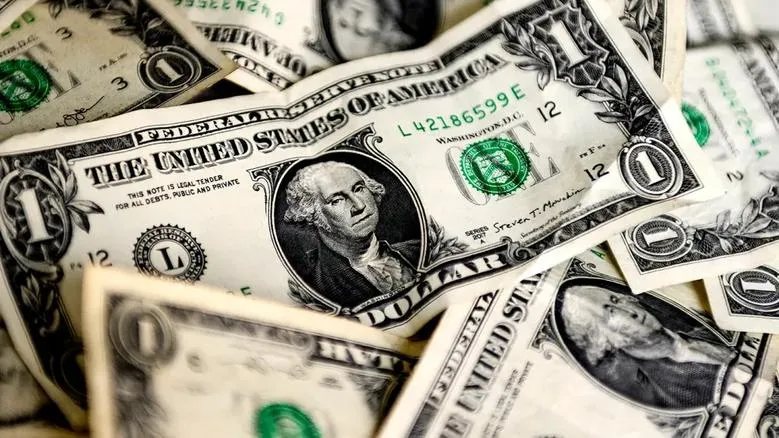 تراجع محدود في سعر الدولار أمام الجنيه المصري خلال تعاملات اليوم الأربعاء 11 يونيو 2025