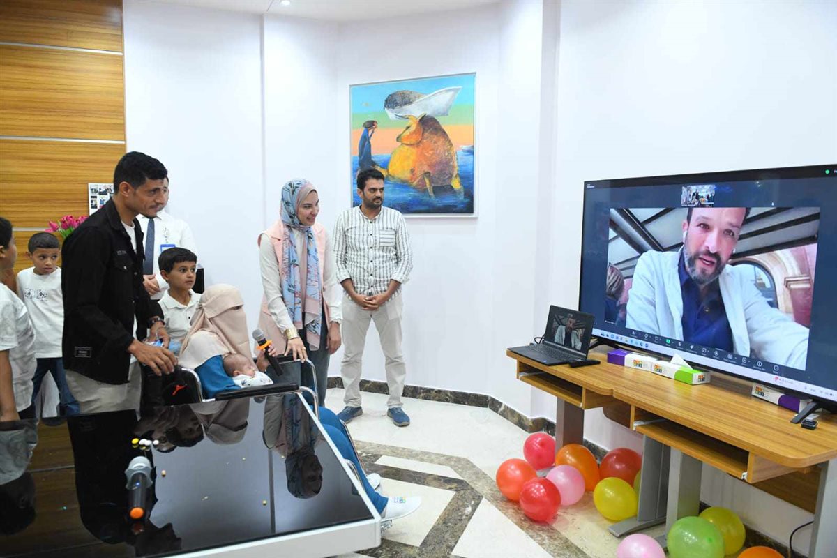 قصة إنسانية ملهمة.. مستشفى الناس تحتفل بـ«سبوع» الطفل يحيى بعد ولادته في ظروف استثنائية وإنقاذ والدته من حروق خطيرة