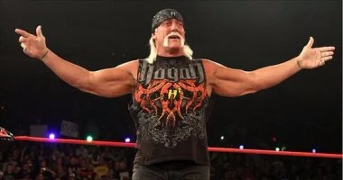 رحيل أسطورة المصارعة هالك هوجان عن عمر 71 عامًا بعد أزمة قلبية مفاجئة