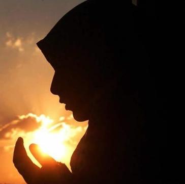 <strong>دعاء يوم الجمعة.. مفتاح الأمل في القلوب ودعوة لا تُرد</strong>