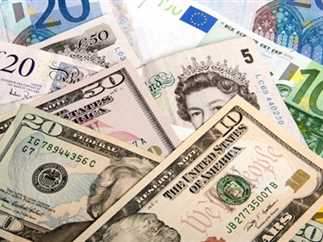 تباين أسعار العملات العربية والأجنبية أمام الجنيه المصري اليوم