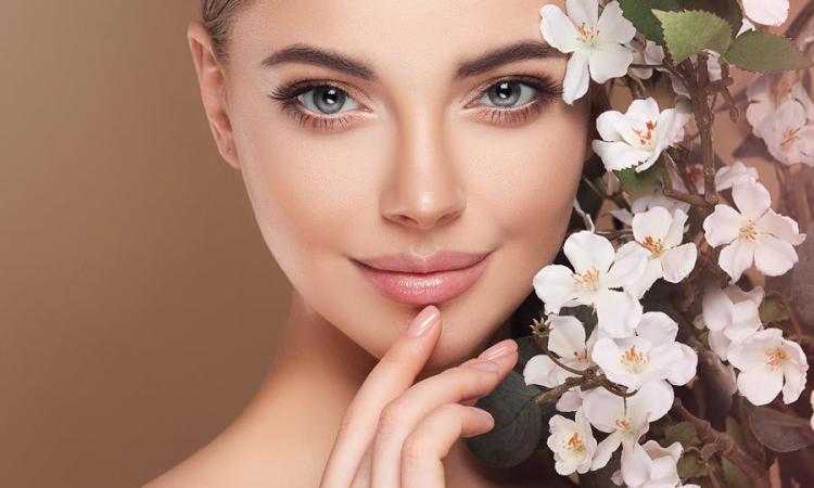 العناية بالبشرة في سن المراهقة: نصائح لمظهر صحي ومشرق