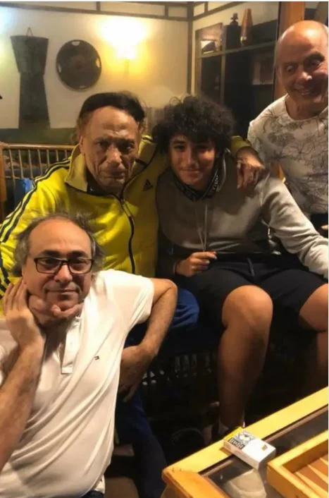 عادل إمام يعود للأضواء بعد غياب طويل.. ظهوران للزعيم خلال شهرين يشعلان مواقع التواصل