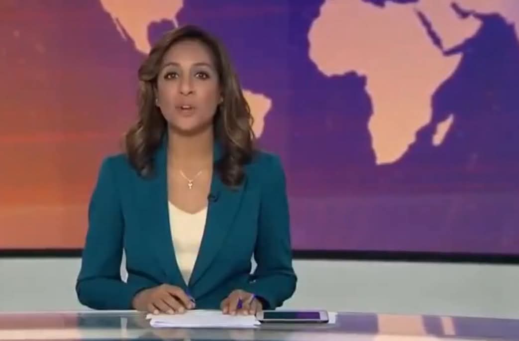 <strong>فأر يقتحم استوديو الجزيرة الإنجليزية على الهواء مباشرة ويصنع ضجة في بريطانيا</strong>