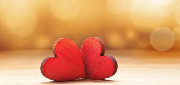 حين يتكلم القلب.. علامات الحب الصادق ومظاهره في الحياة