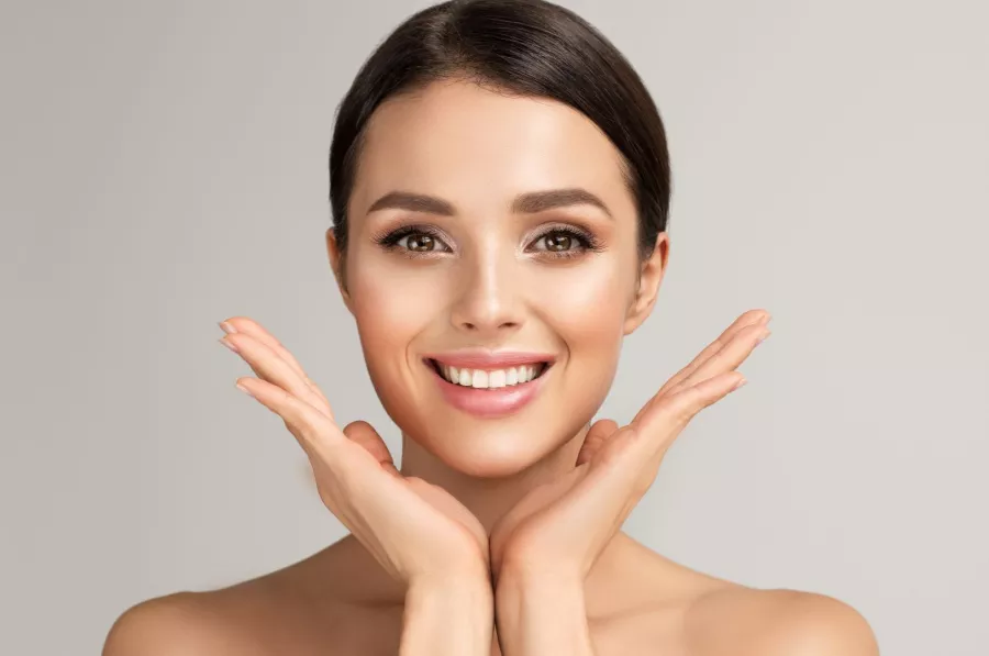 العناية بالشفاه في فصل الشتاء: نصائح فعالة لحماية الشفاه من الجفاف والتشقق