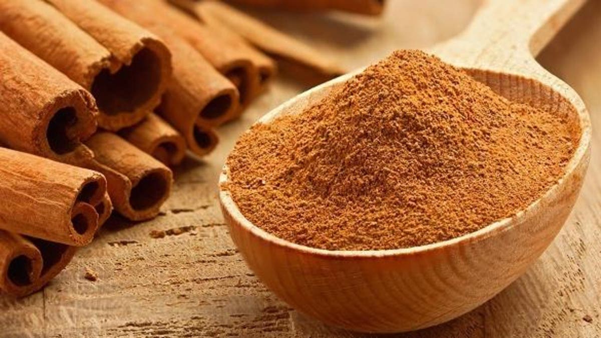 <strong>القرفة… سرّ المشروب الشتوي لتعزيز الصحة وحرق الدهون</strong>