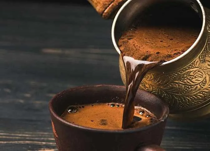 <strong>فوائد وأضرار شرب القهوة: بين المتعة اليومية والجدل الصحي المستمر</strong>