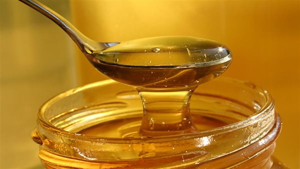 <strong>العسل في الشتاء.. كنز طبيعي يعزز المناعة ويحمي من نزلات البرد</strong>