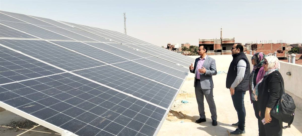 تشغيل 6 وحدات صحية ببني سويف بالطاقة الشمسية