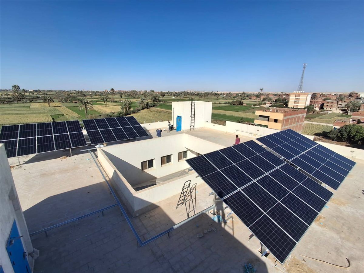 تشغيل 6 وحدات صحية ببني سويف بالطاقة الشمسية