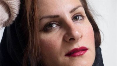 فصل مراسلة جريدة فرنسية من عملها لرفضها إدانة 