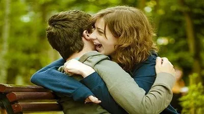 تصرفات بسيطة  لزيادة الحب بينك وبين من تحب