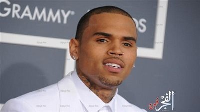 بالفيديو.. كريس براون يُغنى 