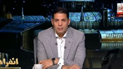 سعيد حساسين مهاجما محمد منير: 