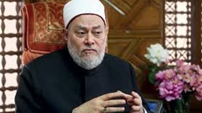 المفتي السابق يوضح حكم أداء العبادة حال انقطاع دم الحيض ليومين