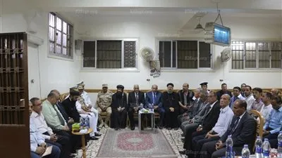 رئيس أركان الجيش الثالث يقدم العزاء لأسرة شهيد الطائرة المنكوبة بالسويس (صور)