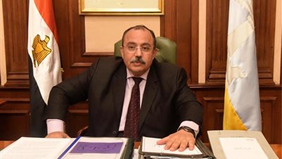 أخبار الإسكندرية اليوم: عمال الترسانة يواصلون الاعتصام.. وحي شرق يخلي عقار من سكانه