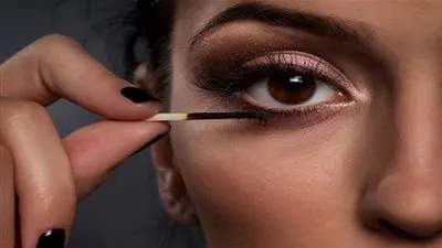 تحديد العيون للحصول على نظرة جذابة