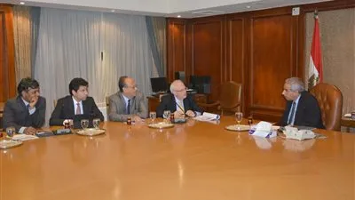 قابيل يبحث مع نائب رئيس البنك الدولي سبل التعاون المشترك في مجال 