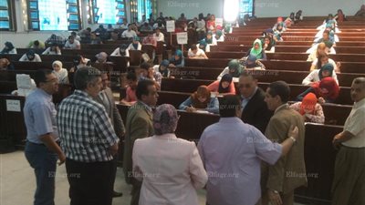 رئيس جامعة قناة السويس يتفقد لجان الامتحانات (صور) 