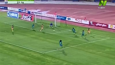 بالفيديو.. حارس المقاصة يتألق ويتصدى لهدف مؤكد من 