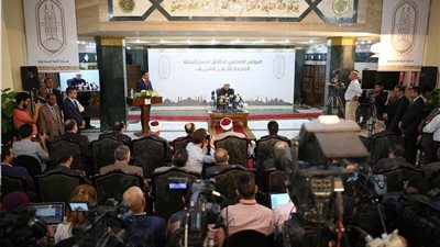 شيخ الأزهر: تأهيل 500 قيادة شابة لمواجهة التطرف