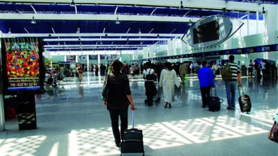 فوضى في المطارات الأوروبية بسبب إضراب المراقبين الجويين الفرنسيين