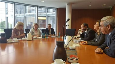 وزيرا الصناعة والتعاون الدولي يتفقدان أكبر معهد للتدريب بشركة سيمنس