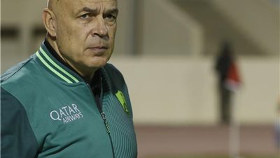 مدرب الأهلي السابق يفضل العروض الخليجية عن العودة لألمانيا