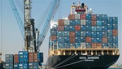  جمارك السخنة تحبط  تهريب أسلحة بيضاء و ولعات داخل حاويتين قادمتين من الصين 