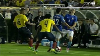 بالفيديو..اصطدام قوي بين فيليبي لويس و كوتينيو أمام الإكوادور