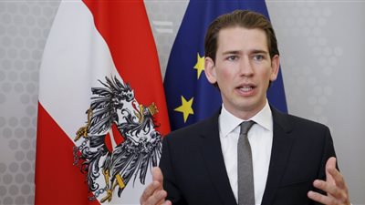 النمسا تطالب باحتجاز المهاجرين في جزر 