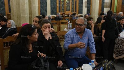  «محمد العدل» يصل مسجد عمر مكرم لتقديم واجب العزاء في شاهندا مقلد (صور)