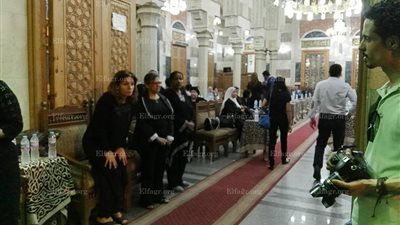 بدء عزاء الكاتبة الصحفية شاهندة مقلد بمسجد عمر مكرم (صور)