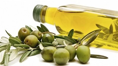 تعرفي على الفوائد الغذائية لزيت الزيتون