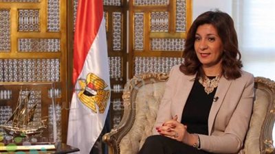 وزيرة الهجرة تلتقي مع النقابيين لمناقشة أوضاع العمالة المصرية بالخارج   