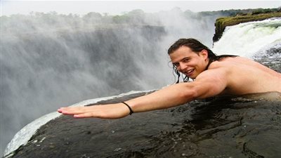 حمامات السباحة الأكثر رعبًا في العالم