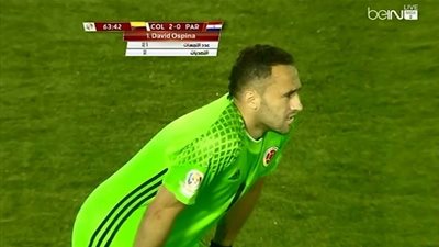 بالفيديو..أوسبينا يتألق ويتصدى بشكل رائع لرأسية خطيرة لباراجواي 