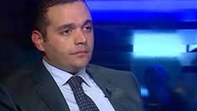 خبير اقتصادي يكشف سبب إصدار العملات الورقية مرة آخرى