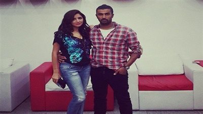  بعد مشاركة زوجته في 