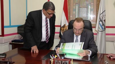 محافظ بني سويف يعتمد تنسيق القبول بالصف الأول الثانوي بـ215 درجة