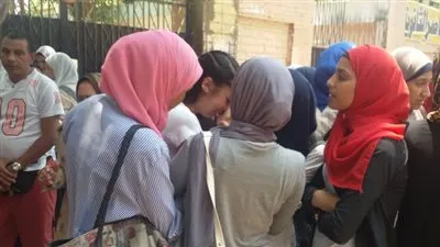 انهيار 3 طلاب ونقلهم للمستشفى أثناء تأديتهم امتحان الفيزياء بالزقازيق