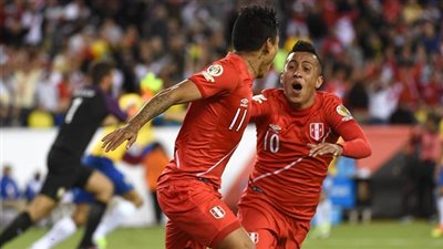 صاحب هدف بيرو في البرازيل: لا للجدل.. الكرة لم تلمس يدي