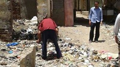 لجنة المتابعة تبحث شكوى أهالي جمصة البلد من تراكم القمامة داخل مدرسة متهدمة بدمياط (صور)