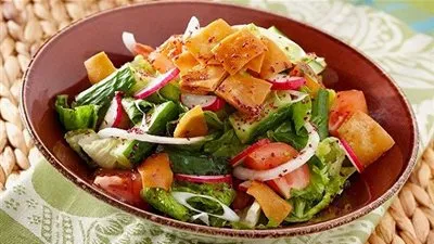 طبق الفتوش.. سر جمالك في شهر رمضان