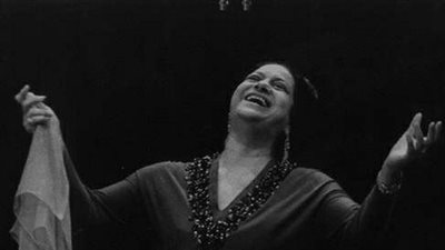 بث تسجيل نادر لـ أم كلثوم عبر شاشة 