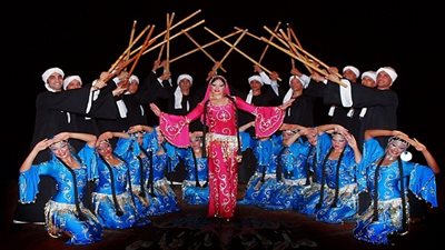 فرقة رضا للفنون الشعبية تقدم استعراضاتها بساحة الهناجر 